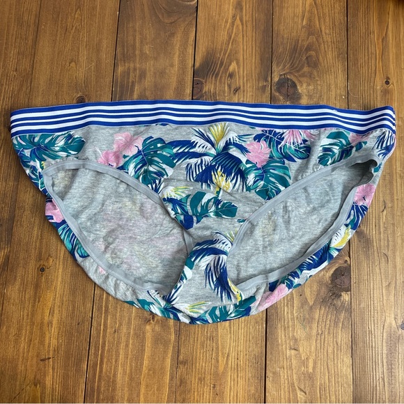 Cacique Intimates & Sleepwear Cacique By Lane Bryant Size 416